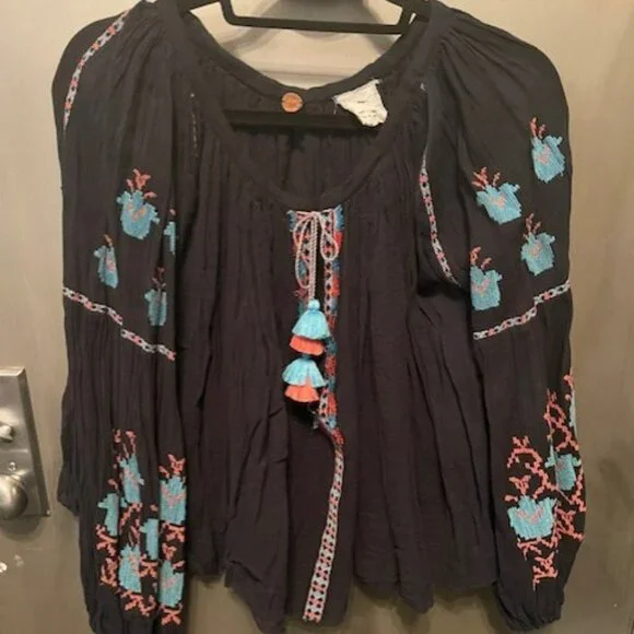 Free People Marishka Peasant Blouse in black - Picture 11 of 16